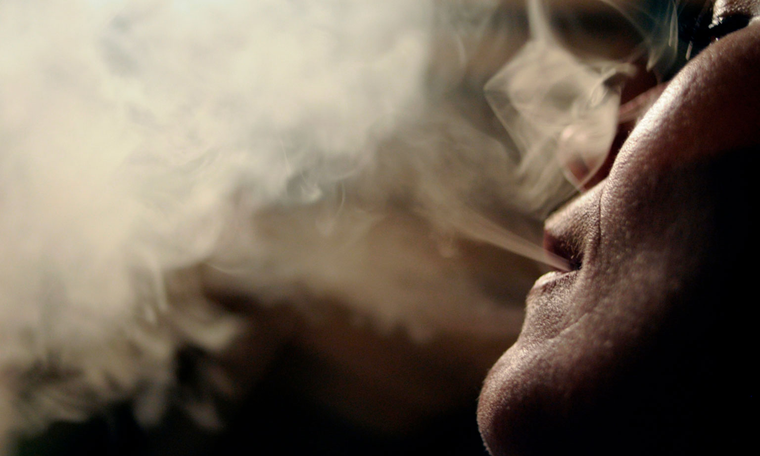 Marihuana y salud dental: por qué mencionarlo al odontólogo BioSmile Clinica Odontológica